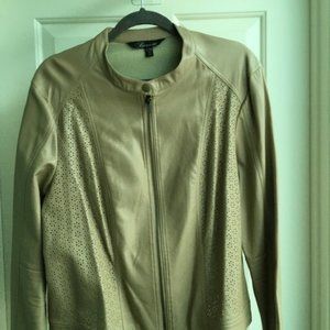 A stylish women's outer jacket.